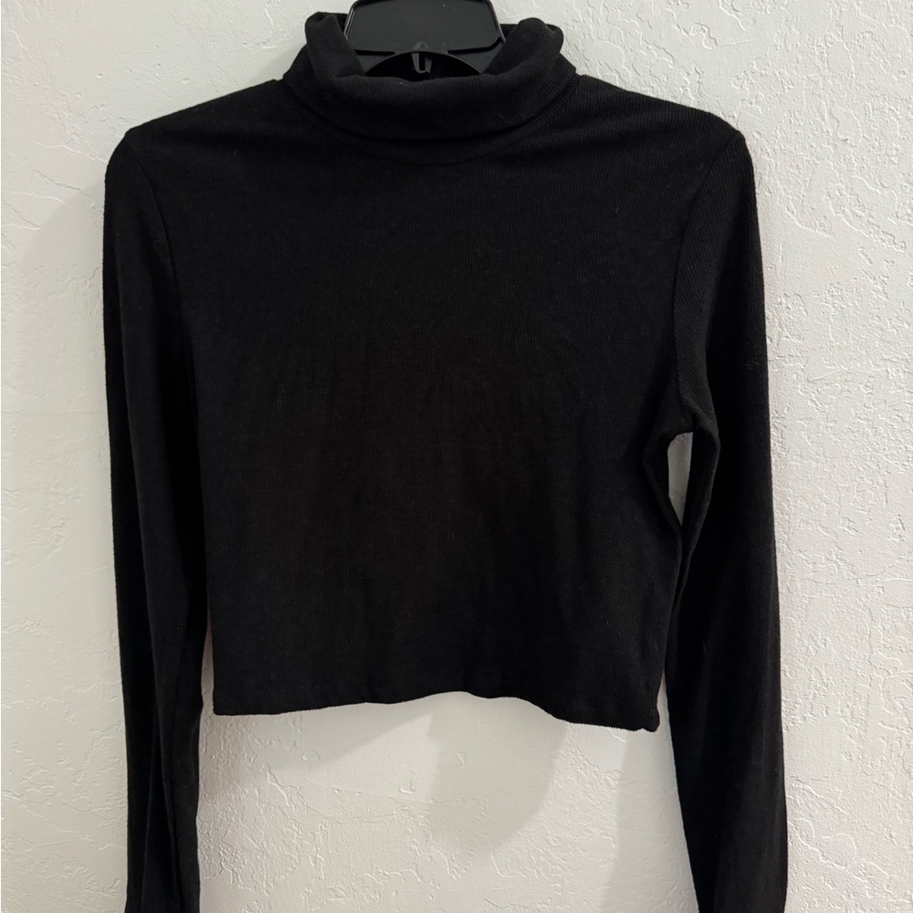 NWT NIA cropped ribbed black turtleneck size large